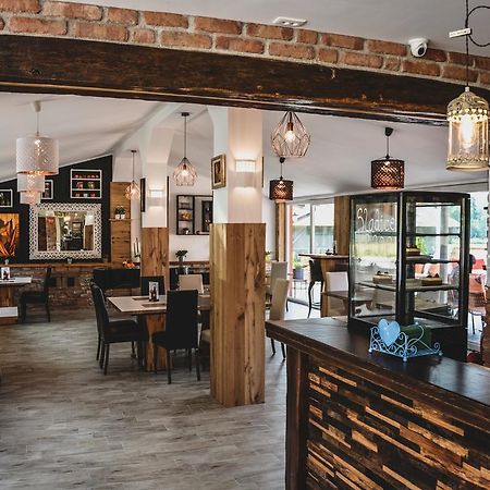 فندق Ta Fabrika Restavracija,Pizzerija In Prenocisca Dravograd المظهر الخارجي الصورة